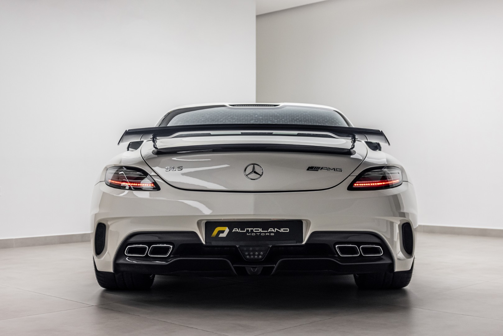2013 MERCEDES BENZ SLS AMG BLACK SERIES GCC. UAE CAR. VERY LOW MILEAGE. EXCELLENT CONDITIONS